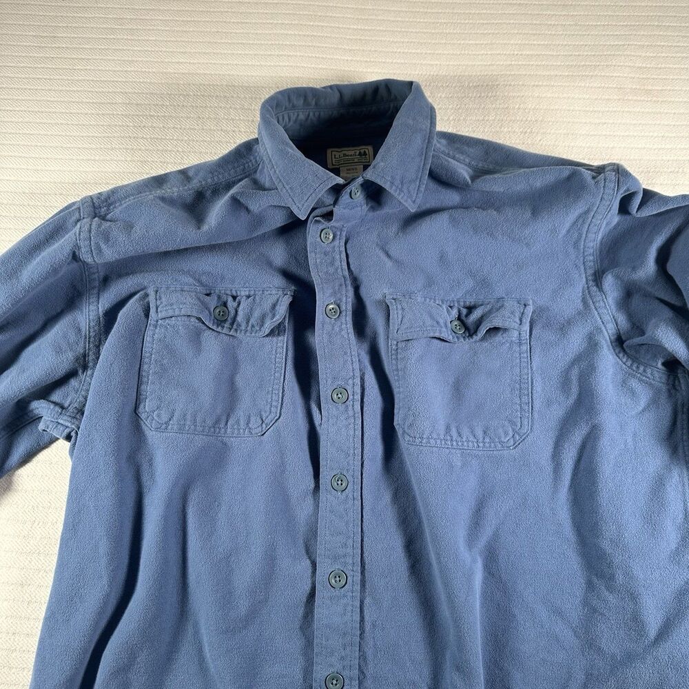 L.L. Bean Blue Men’s Casual Button-Down Shirt - Picture 2 of 12